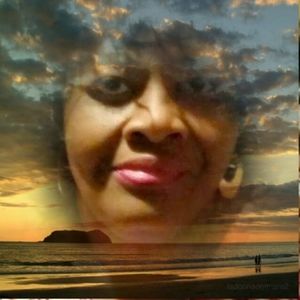 Meet your Posher, Gloria